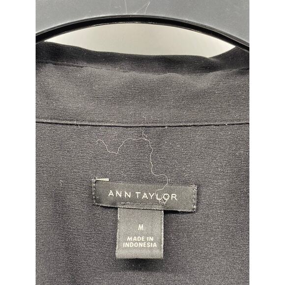 ANN TAYLOR Women's Black Solid Regular-Fit Button-Up Long Sleeve Top SZ M - Picture 9 of 12